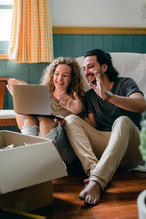 A couple who once feel distant to each other, now reconnect through relationship counselling.